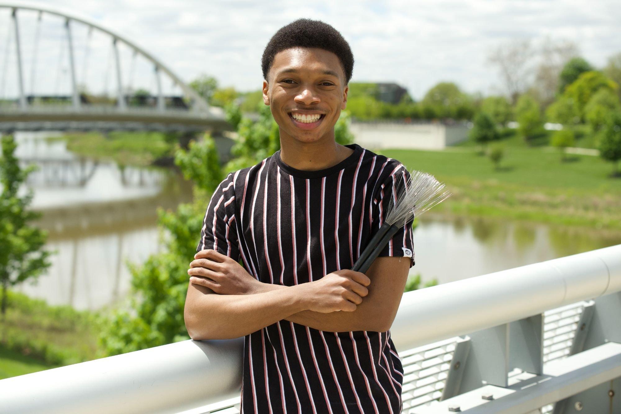 carousel-hero-element image-0